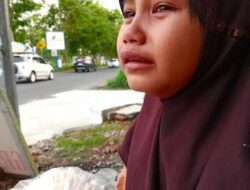 SESUAP NASI DAN AIR MATA MANUSIA