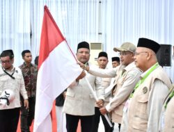 Bupati Bireuen Lepas Keberangkatan Jemaah Haji Kloter BTJ-08 Embarkasi Aceh